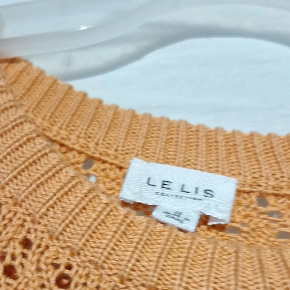 3/$20-Peach Knit Sweater Vest With Ruffles, Le Lis brand - Picture 2 of 11